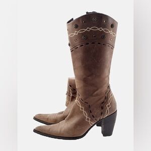 Guy Laroche Brown Suede Heel Boots - Size 40 UK - 3.95 inch heel height
